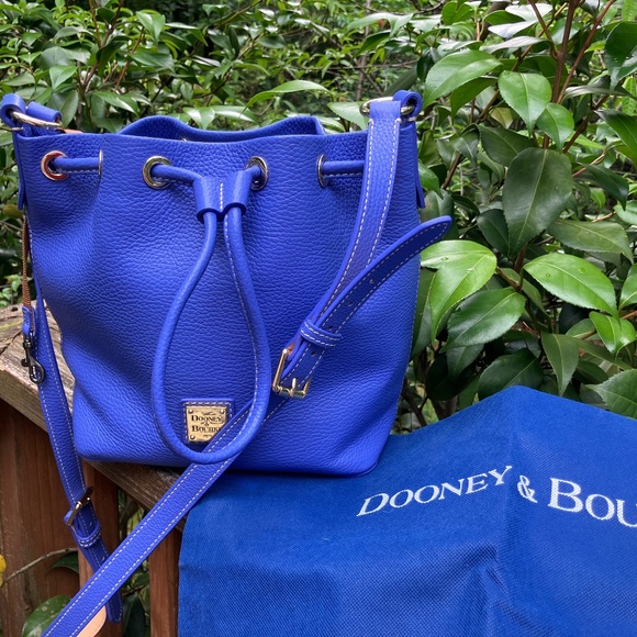 Dooney and Bourke drawstring shoulder bag - Picture 1 of 5